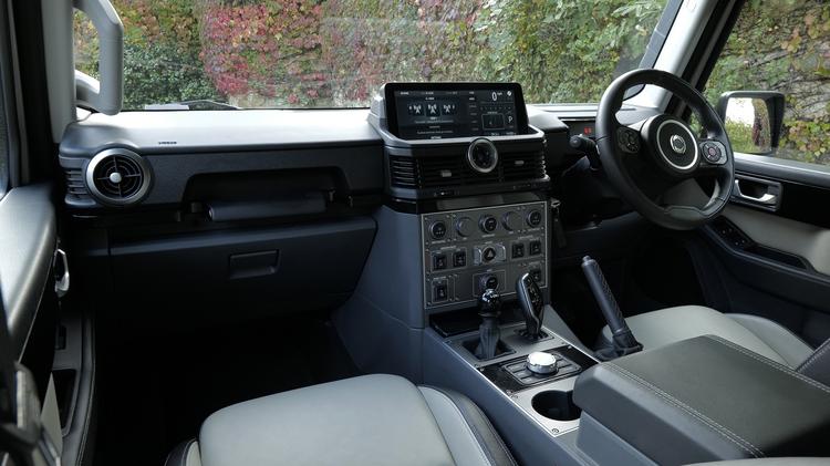 INEOS QUARTERMASTER DIESEL 3.0 TD Black Edition D/Cab Pick Up Auto